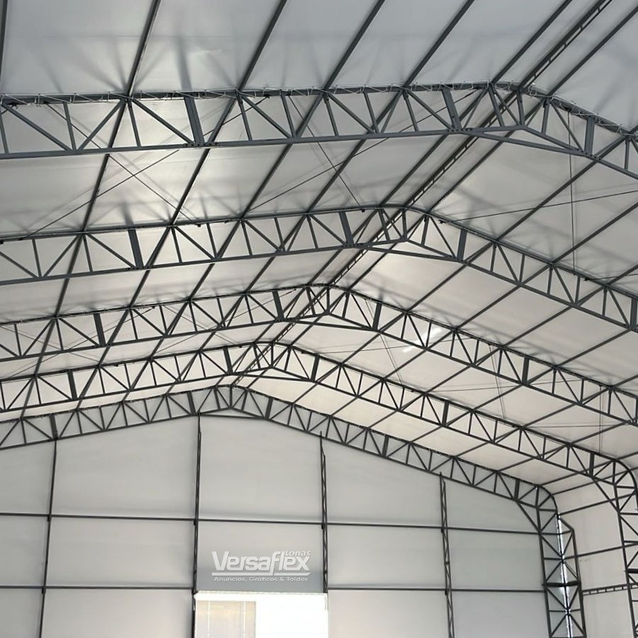Interior de Almacén Versaflex