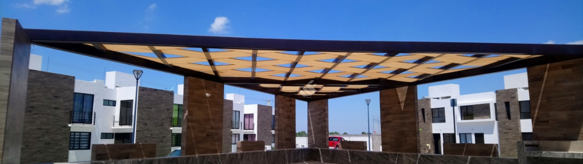 Malla sombra para espacios industriales, comerciales y publicos