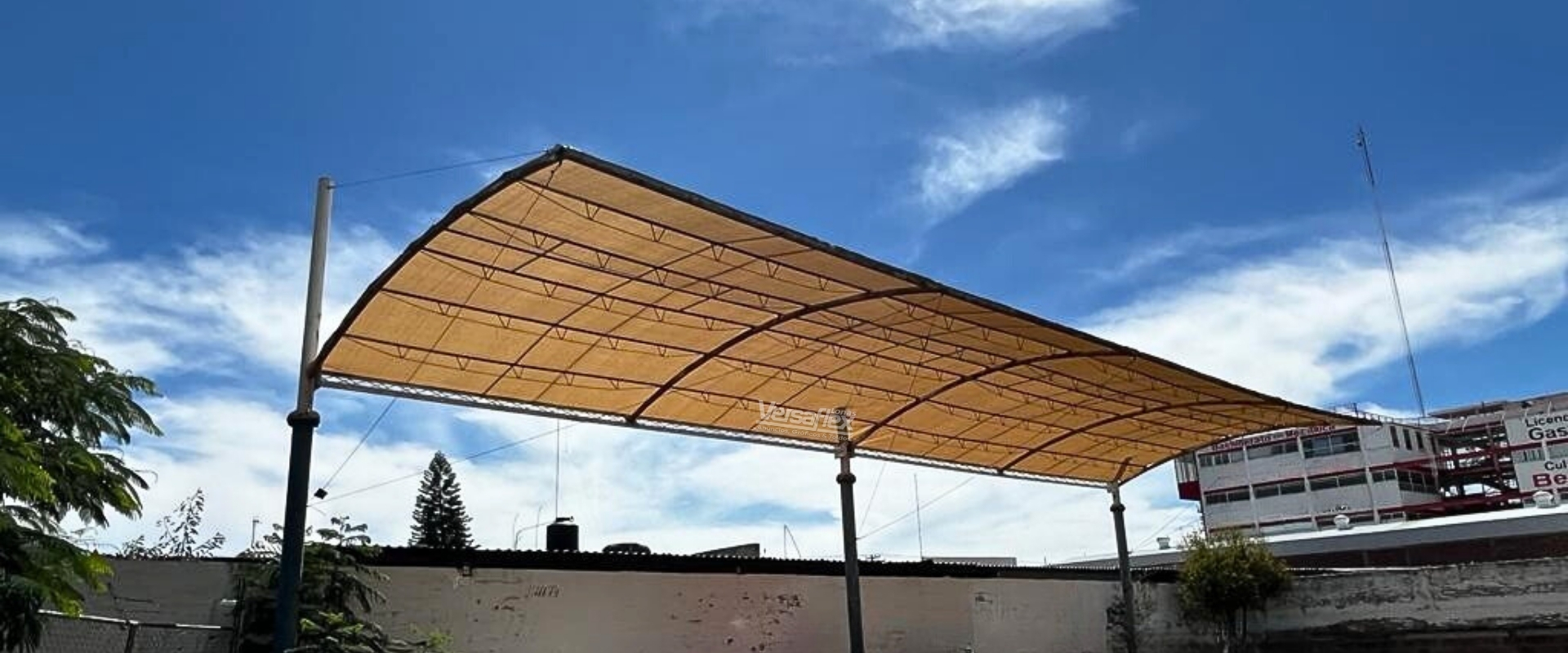 Cubierta de malla sombra Versaflex