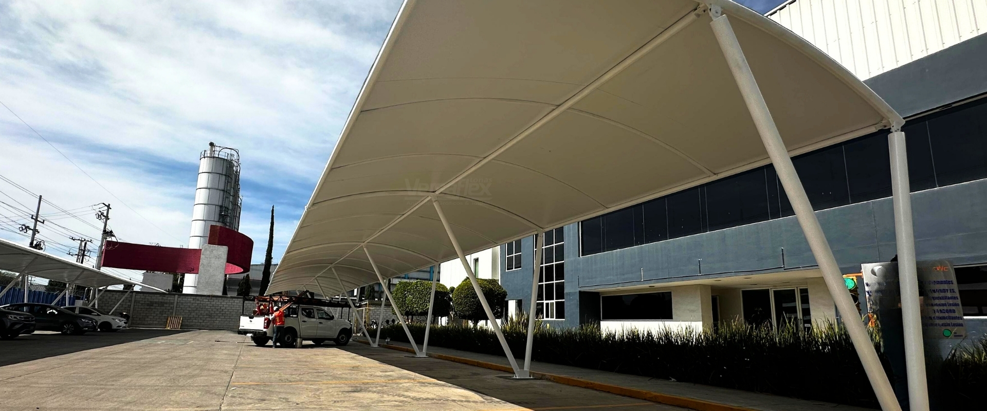 Cubierta para estacionamiento Versaflex